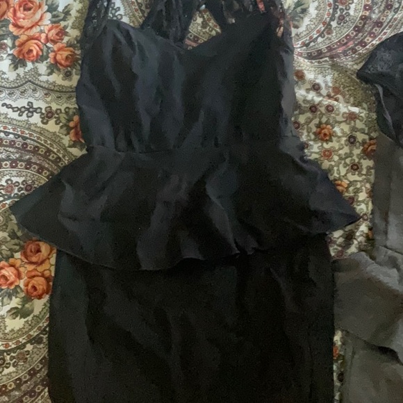 T2k dresses and one pair of heels so 7 - Picture 2 of 4